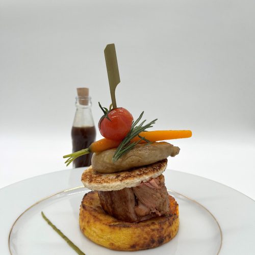 Cuisine faux burger de veau de lait filet de veau foie gras polenta pain toaste aux truffes jeunes le gumes de saison cola a de capsuler 2 